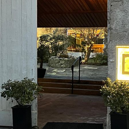 La Cour Carree Hotell Perrier Eksteriør bilde