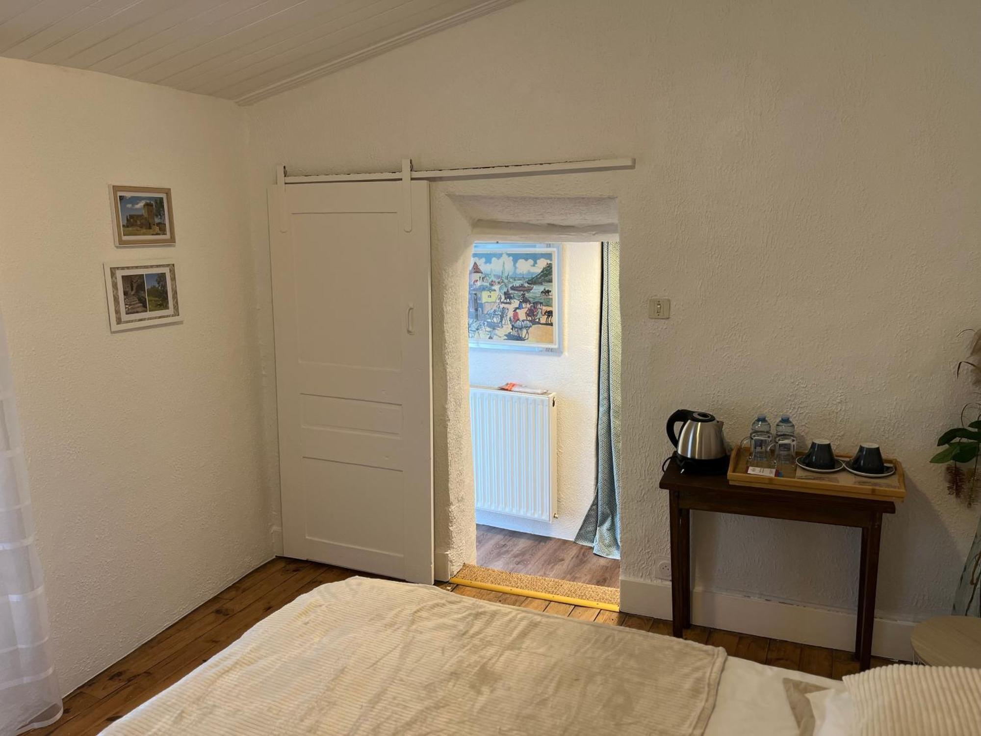 La Cour Carree Hotell Perrier Eksteriør bilde