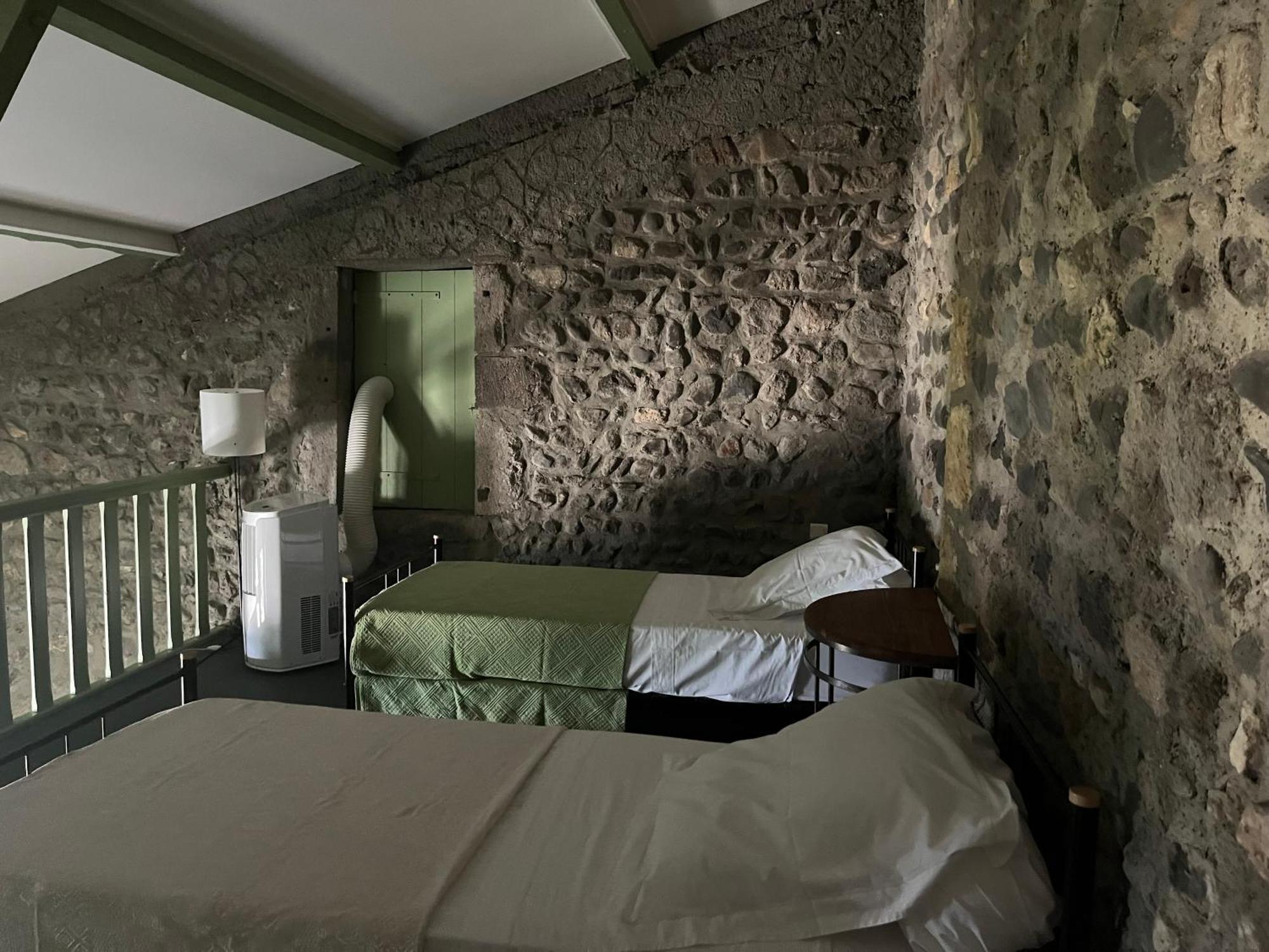 La Cour Carree Hotell Perrier Eksteriør bilde