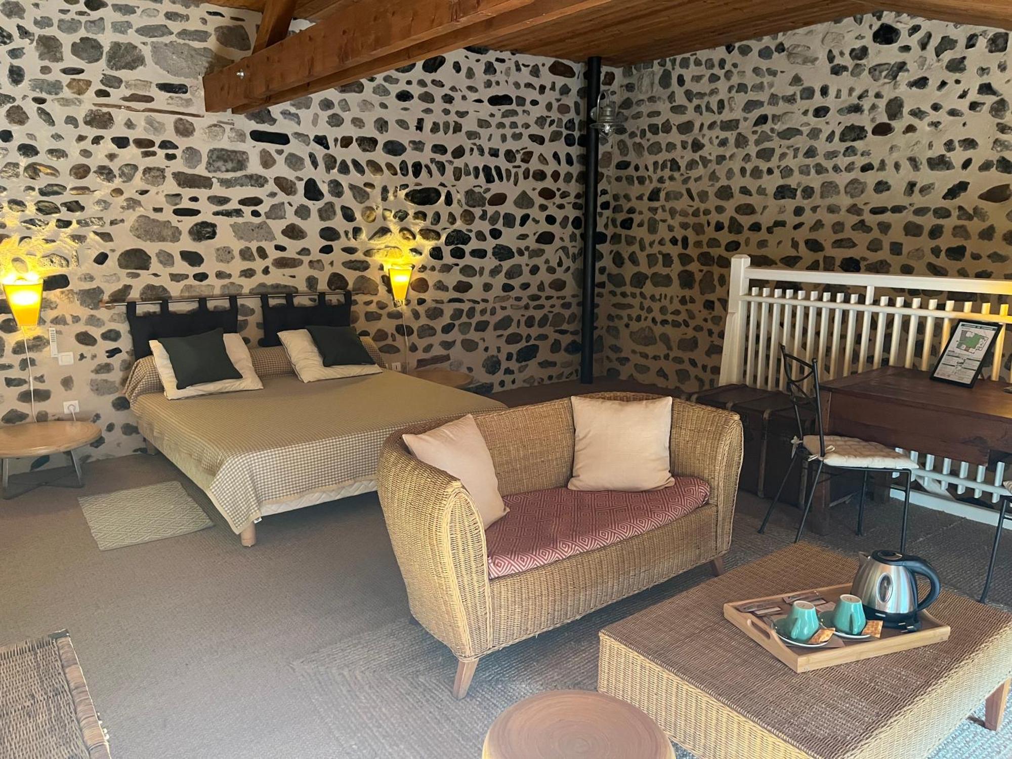 La Cour Carree Hotell Perrier Eksteriør bilde