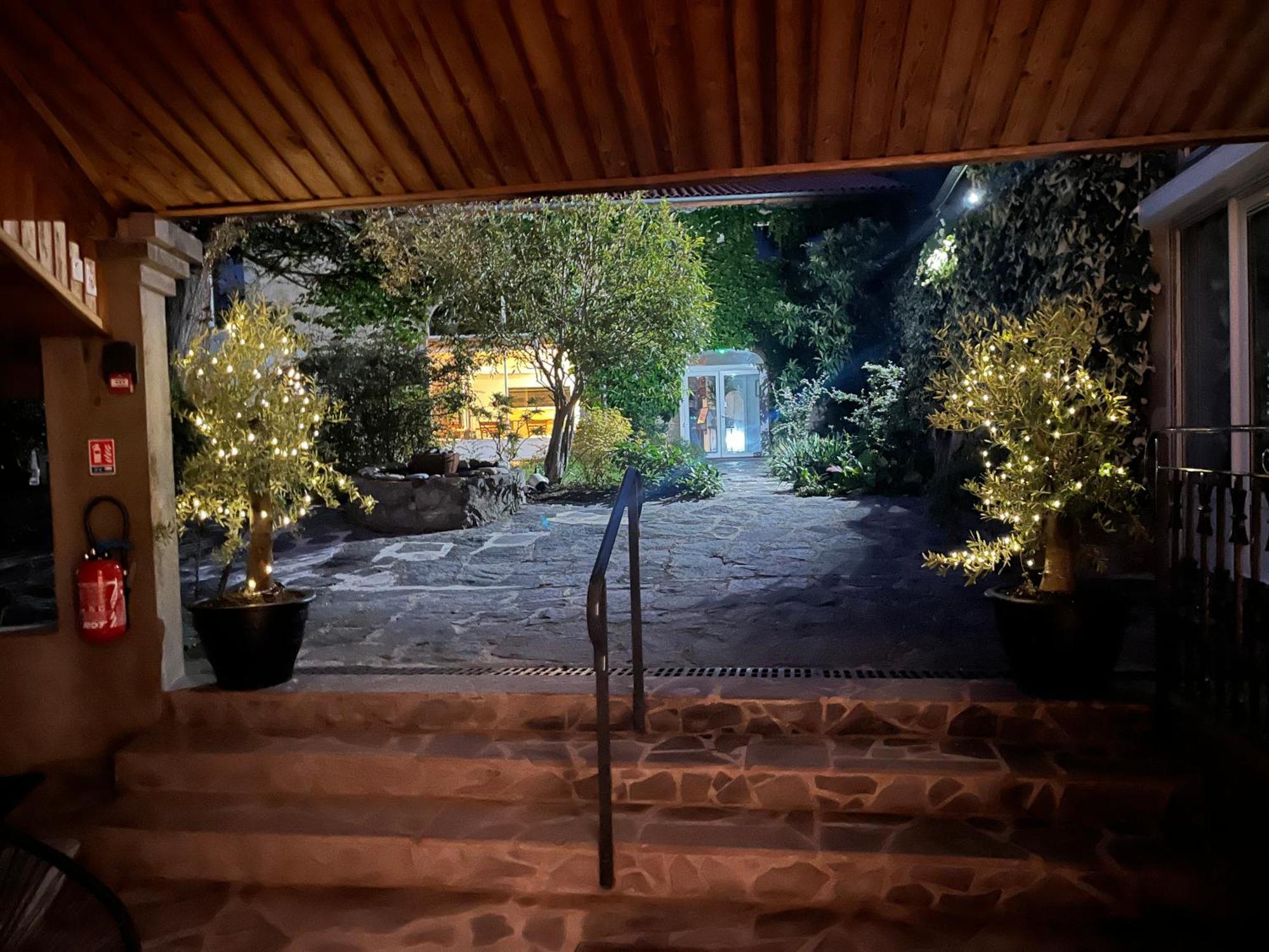La Cour Carree Hotell Perrier Eksteriør bilde