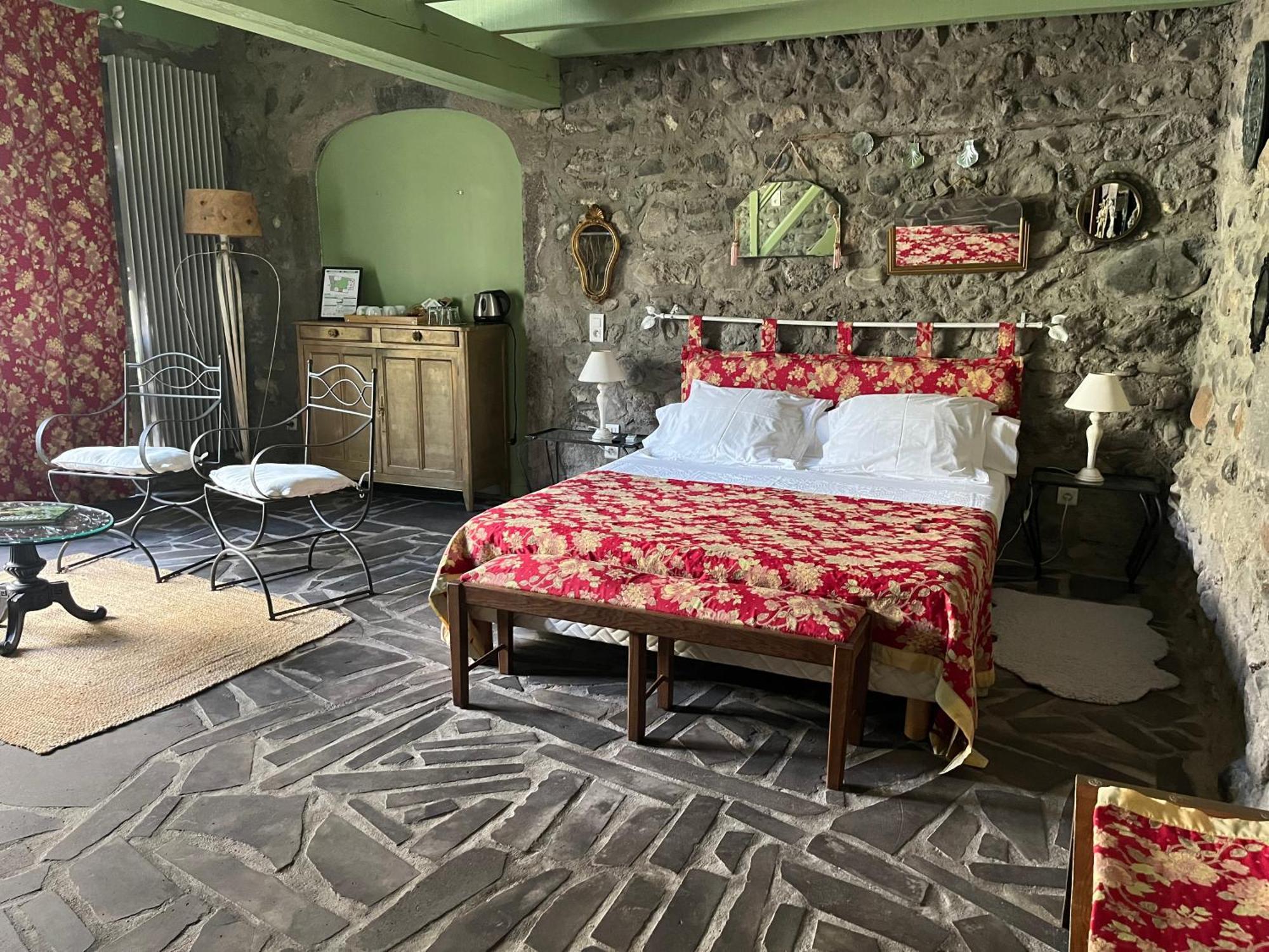 La Cour Carree Hotell Perrier Eksteriør bilde