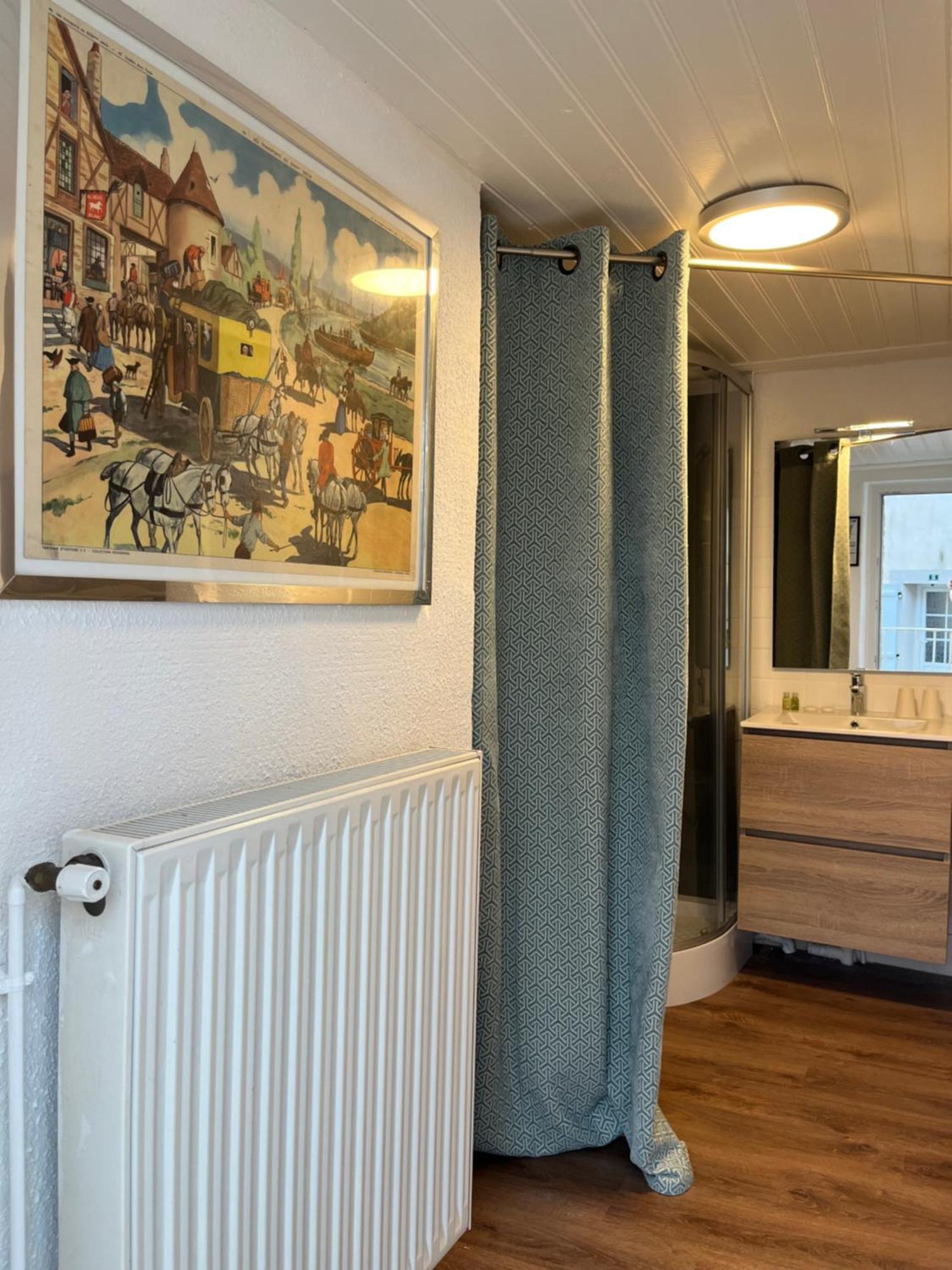 La Cour Carree Hotell Perrier Eksteriør bilde