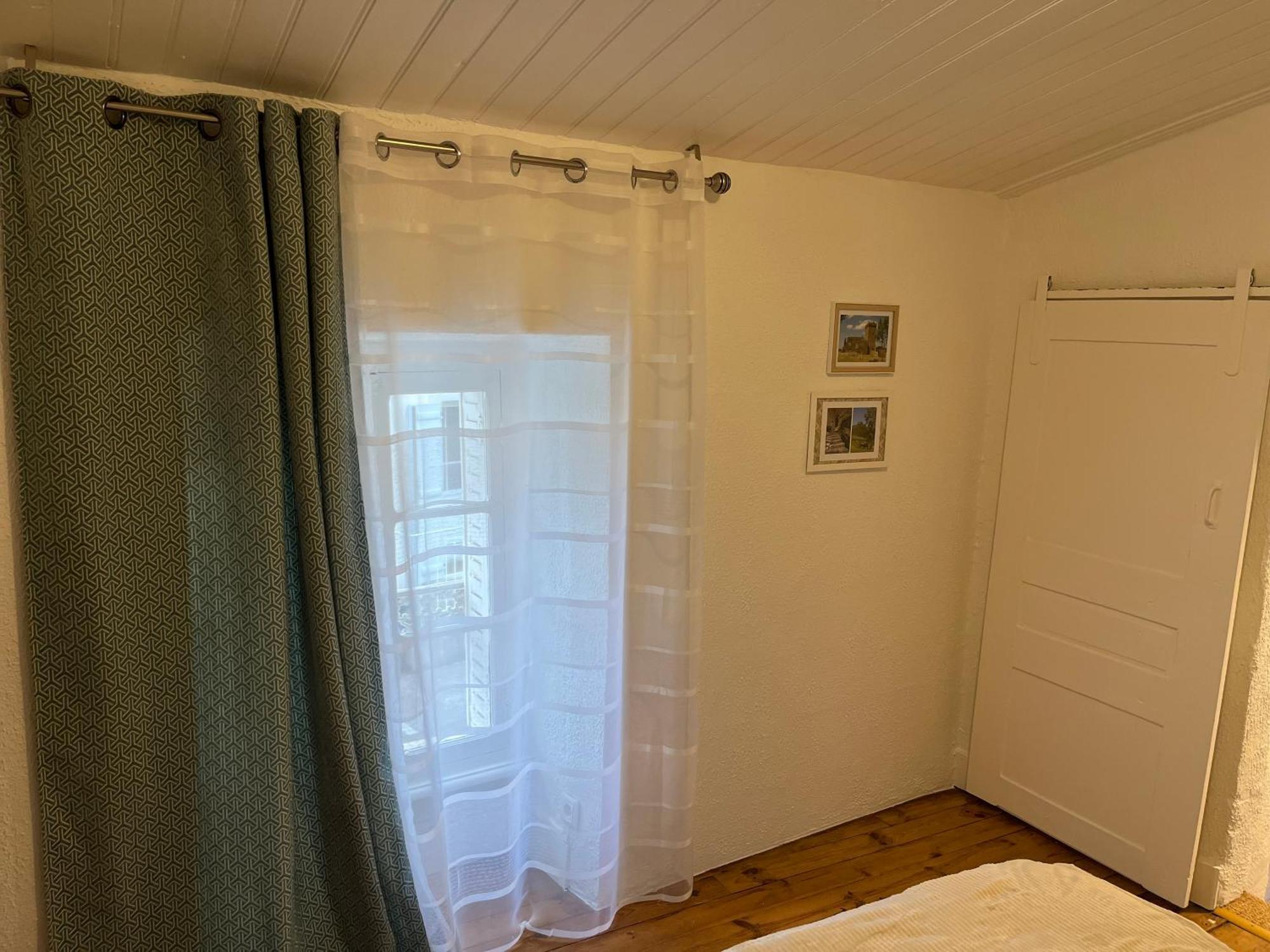 La Cour Carree Hotell Perrier Eksteriør bilde