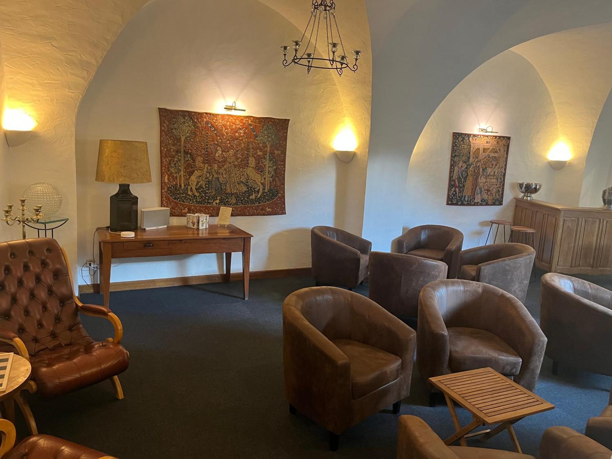 La Cour Carree Hotell Perrier Eksteriør bilde