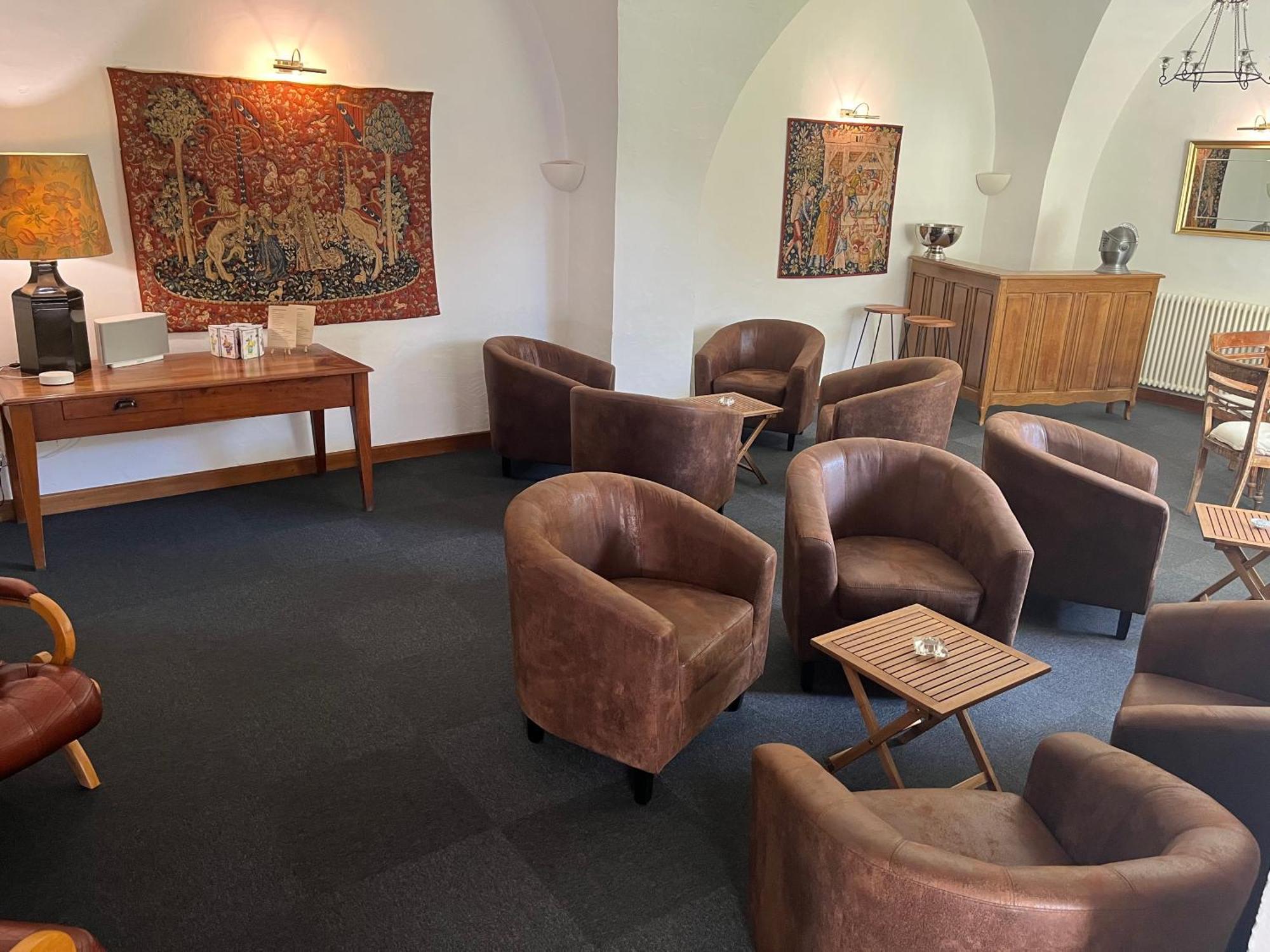 La Cour Carree Hotell Perrier Eksteriør bilde