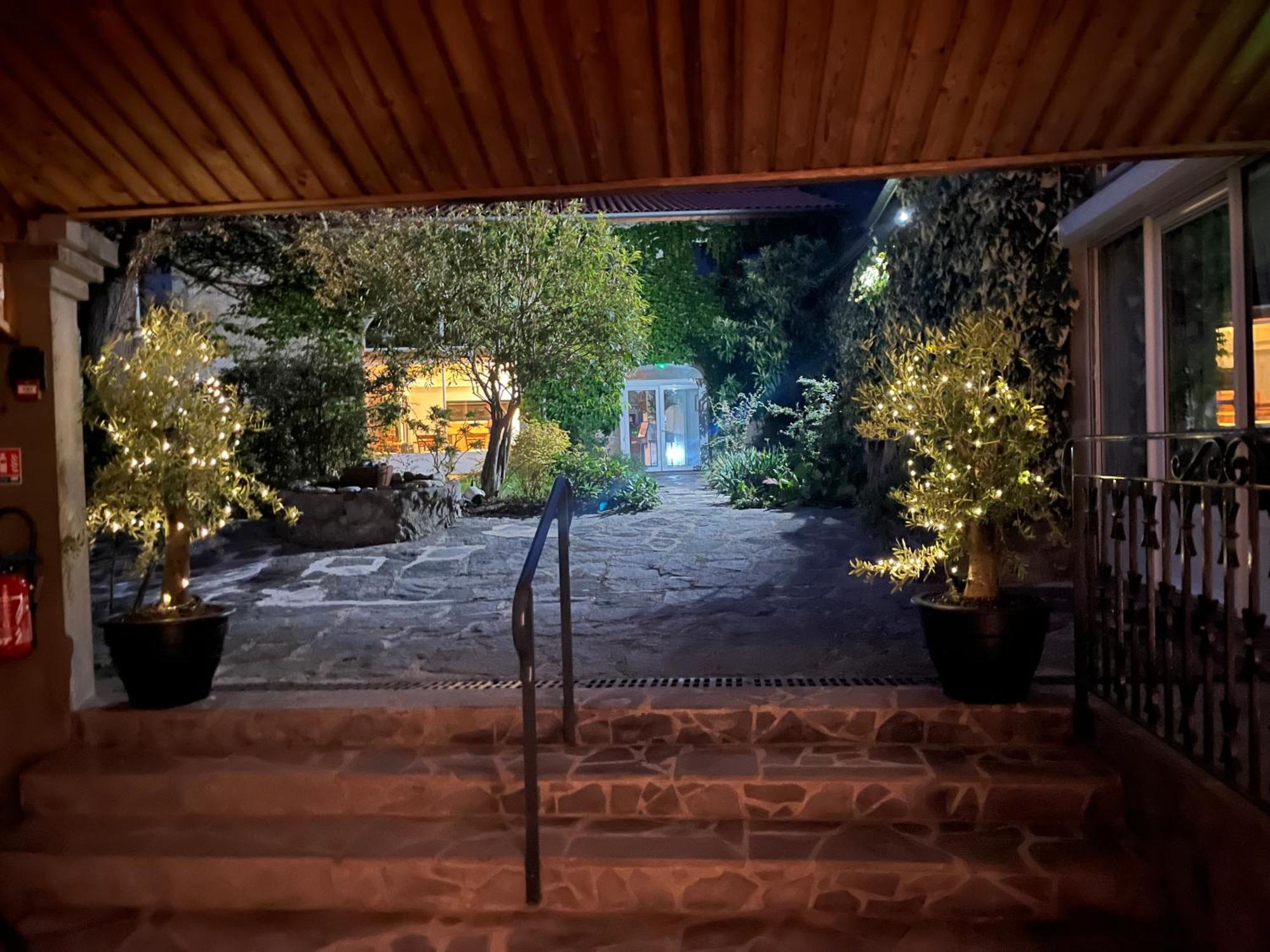La Cour Carree Hotell Perrier Eksteriør bilde