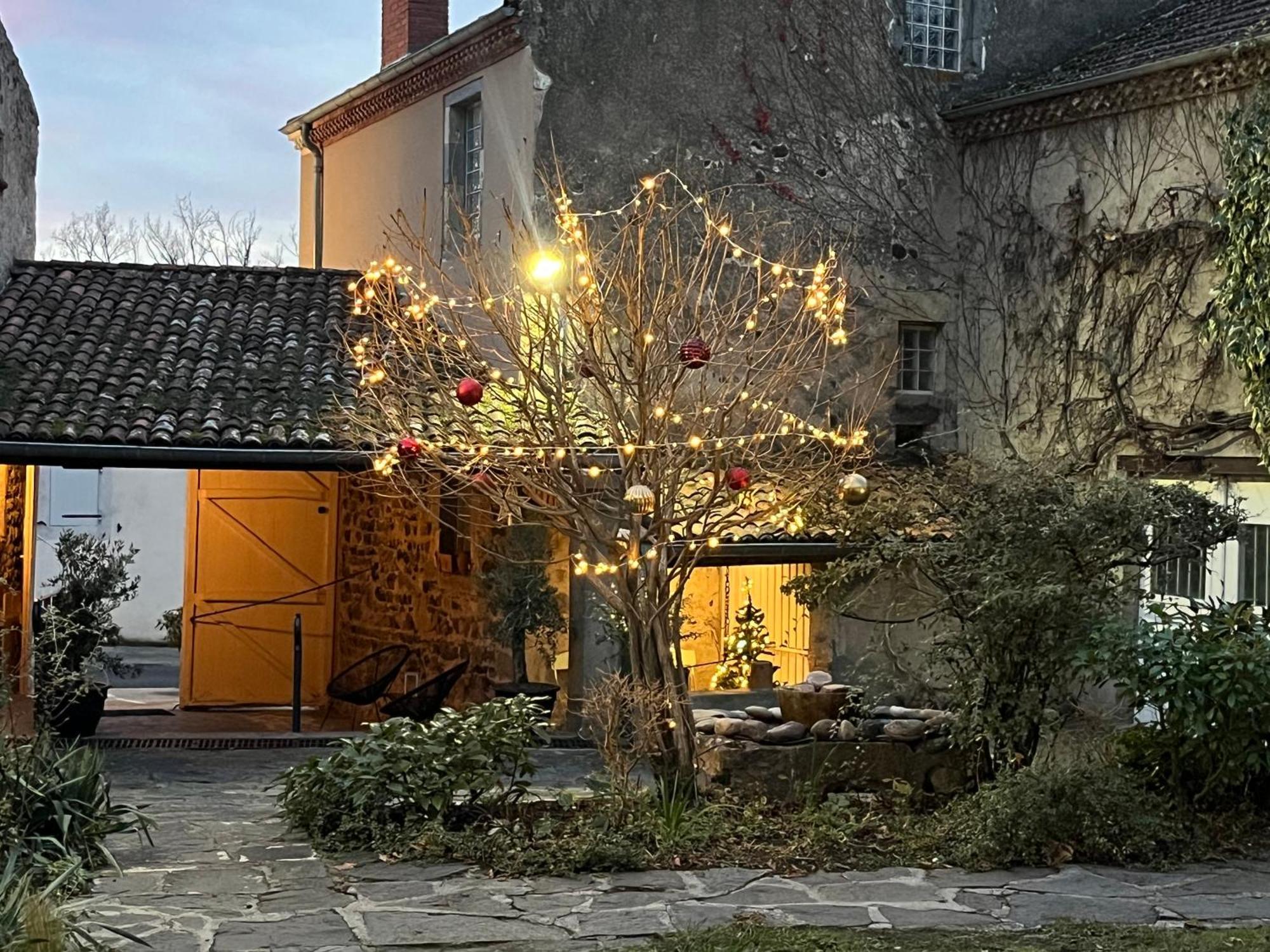 La Cour Carree Hotell Perrier Eksteriør bilde